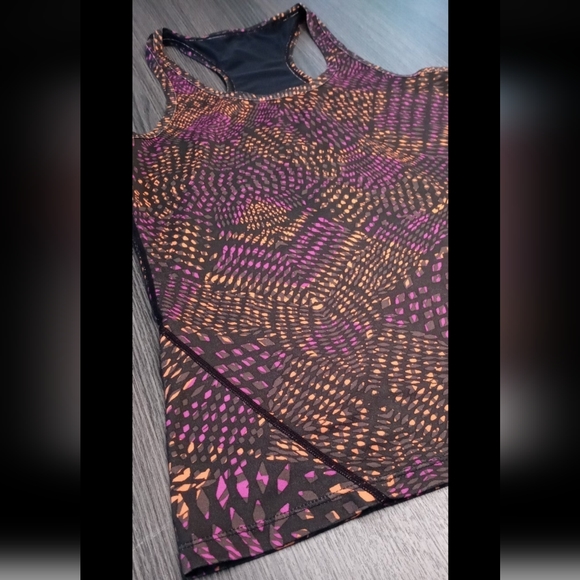 Fabletics Racerback Athletic Tank Top Women's Size Medium - Picture 4 of 6